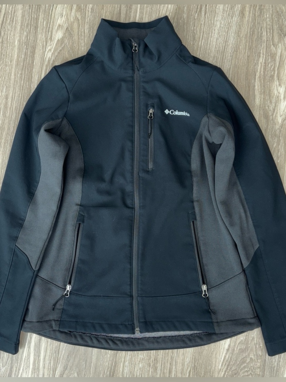 Columbia Sportswear Black and Gray Jacket - M